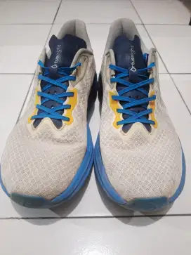 Ortuseight hyperfuse 2.1 ukuran 43 (27.7 CM)