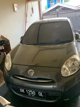Nissan MARCH MT 2011