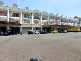 Jual Ruko 3 Lantai Dan Sudah Di Renovasi Di Boulevard Harapan Indah