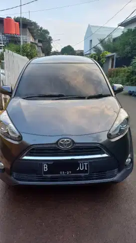 Dijual Toyota Sienta G AT Tahun 2017