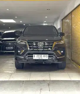 Toyota Fortuner 2.8 GR Sport 2023 May Automatic Hitam Metalik Vieta Mo