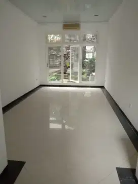 Rumah 2 lantai di perumahan Mulyosari Mas