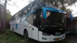 Dijual hino rk8 karoseri tentrem avante