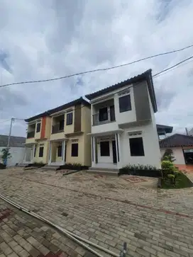 Rumah Cantik 2 Lantai Siap Huni di Jati Cempaka, Bekasi