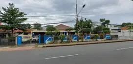 Jual Cepat Rumah Semi Furnished Strategis di Jalan Pemuda