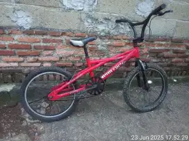 Sepeda Bmx wimcycle metalizer