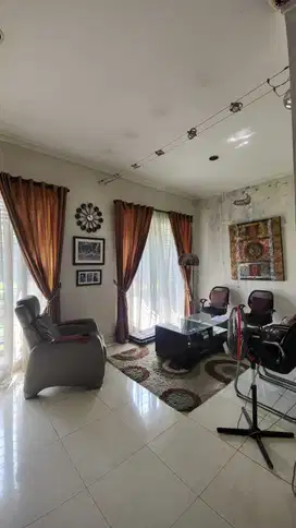 Rumah 2 lantai siap huni dalam cluster emerald sektor 9