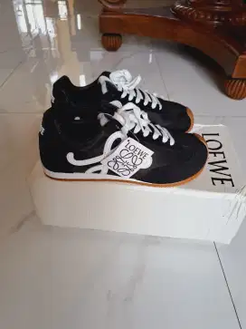 Sepatu Loewe made in Italy