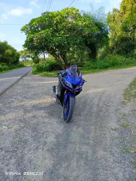 Dijual r15v3 tahun 2020 pemakaian 2022