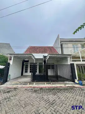 Rumah 1 lantai di Perumahan Manyar Jaya sudah renovasi