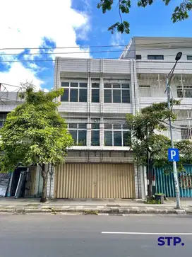 Murah! Ruko 3 lantai siap usaha di Jalan Tembaan, Bubutan