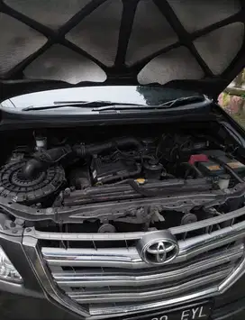 Dijual Kijang Innova Barong V Luxury 2014