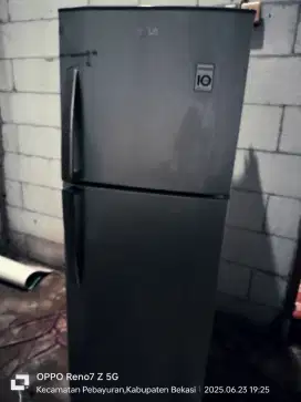 Kulkas 2 pintu merek LG