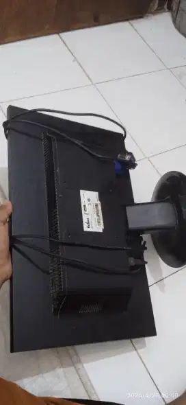 Layar Monitor PC Reilon 21 INC