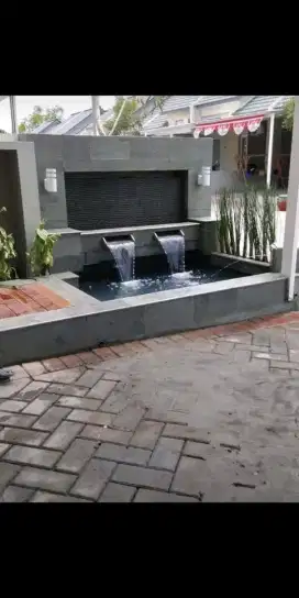 Kolam batu alam dan taman estetik