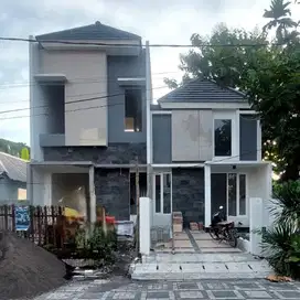 Rumah Kebraon Manis 2 lantai dekat 3 exit TOL, Grand Harvest