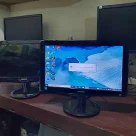 LAYAR Monitor LED 16inch wide - Bening Bagus