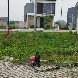 Potong rumput taman