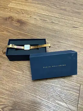 Jam Tangan Daniel Wellington Quadro 22x22