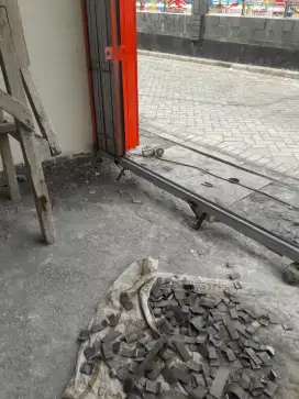 Spesialis pintu Harmonika