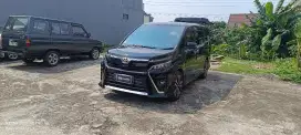 TOYOTA VOXY 2021