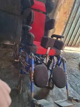 Kursi roda lipat