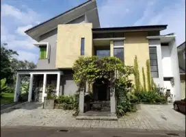 Jual Rumah Besar Di Daerah Provene Parkland Tangerang Selatan, Banten