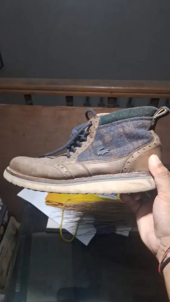 Sepatu boots Lacoste Ori
