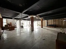 DISEWAKAN BANGUNAN KOMERSIAL MANYAR BISA UNTUK USAHA APA SAJA