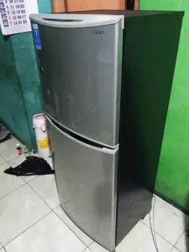 Kulkas 2 pintu aqua