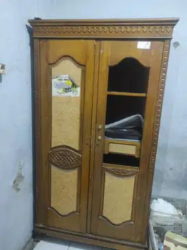 Dijual Lemari Baju / Pakaian Bekas Pakai sehari hari