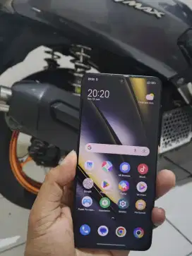 Poco F6 Snapdragon 8s Gen 3