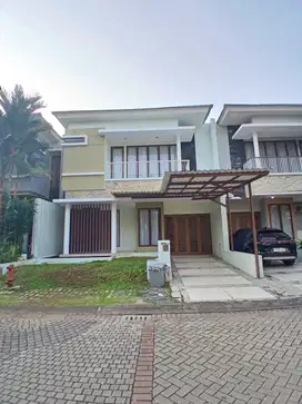 Rumah Sewa Semi Furnished Siap Huni di Discovery Bintaro