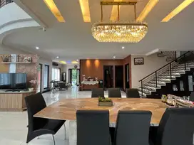 Rumah Rapih Siap Huni, di The Green BSD ada kolam renang
