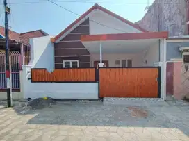 Rumah Lebo Agung Kenjeran, 1 menit ke jalan raya