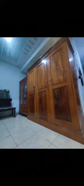 Lemari Jati 3Pintu Jumbo 180 Premium Jati Tua Padat Berat bukan enteng
