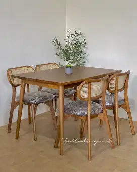 Kursi makan / meja makan