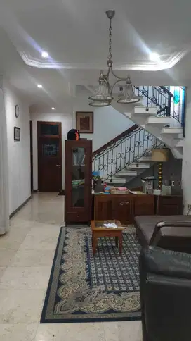 Rumah Siap Huni Semi Furnish di Komplek Antapani Bandung