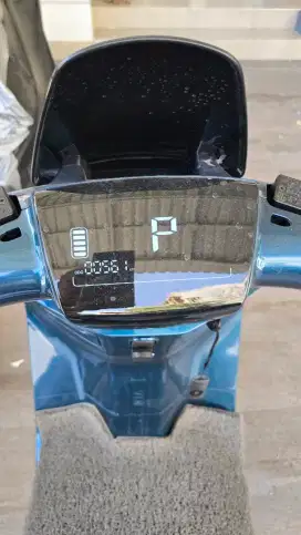 Yadea G6 rare item warna biru