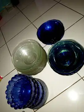 dijual mangko piring gelas dll dikarnkan mau pulng kampung