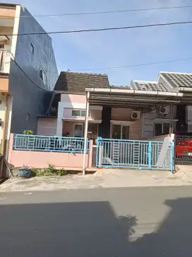 Dikontrakkan Rumah Sambiroto, Tembalang.