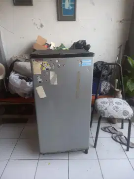 Jual kulkas freezer murah second merk aqua