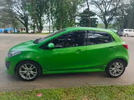 Mazda 2 2010 Bensin