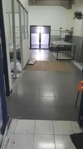 Disewakan Gudang 1,5 Lantai Di jl. Ibrahim Adji Mainroad