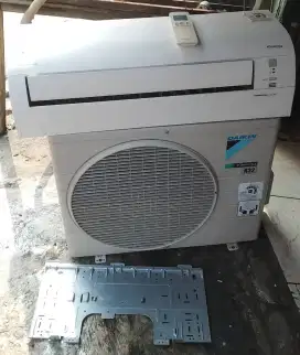 AC Daikin 1,5pk ful ORI seperti baru