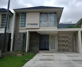 Pakuwon Indah, The Mansion