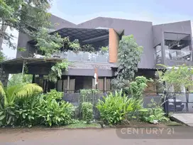 Dijual Rumah Hook Asri Desain Industrial Dgn Kolam Renang