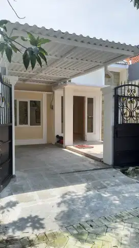 Rumah di Puri Indah Sidoarjo