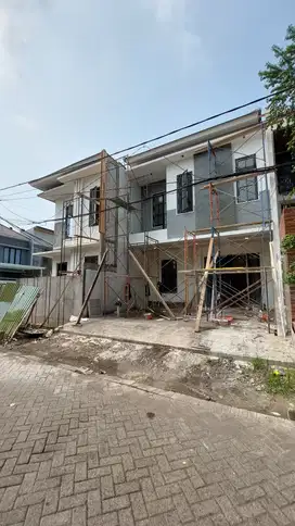1923. Araya Galaxy Bumi Permai Sukolilo Surabaya Timur