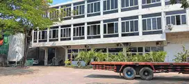 GUDANG KANTOR DI JALAN RAYAKEDAMEAN